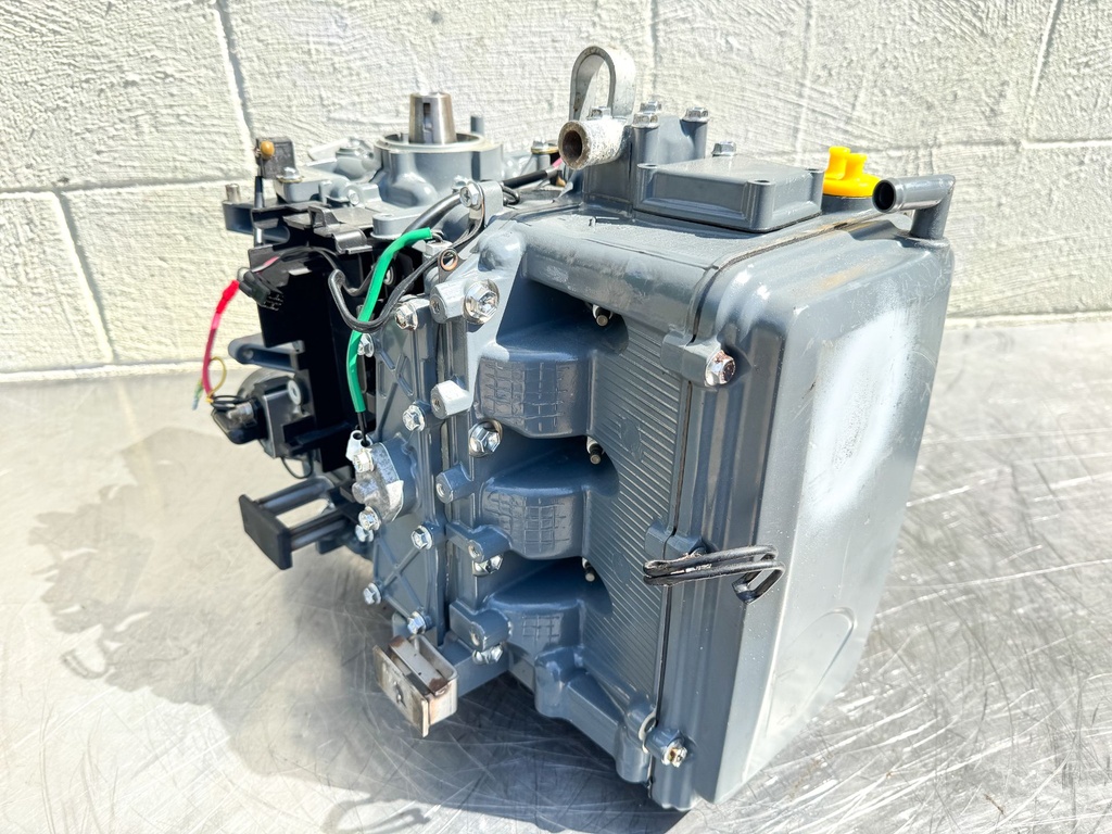 2006 Suzuki 25 HP 4 Stroke Outboard Powerhead  OEM