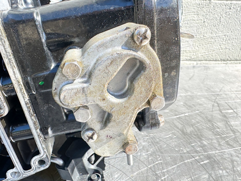 2005 Mercury 60 HP 4 Stroke Outboard Powerhead 878344T02 OEM