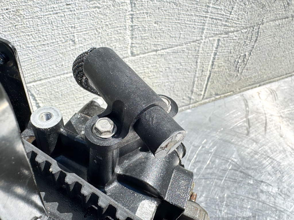 2005 Mercury 60 HP 4 Stroke Outboard Powerhead 878344T02 OEM