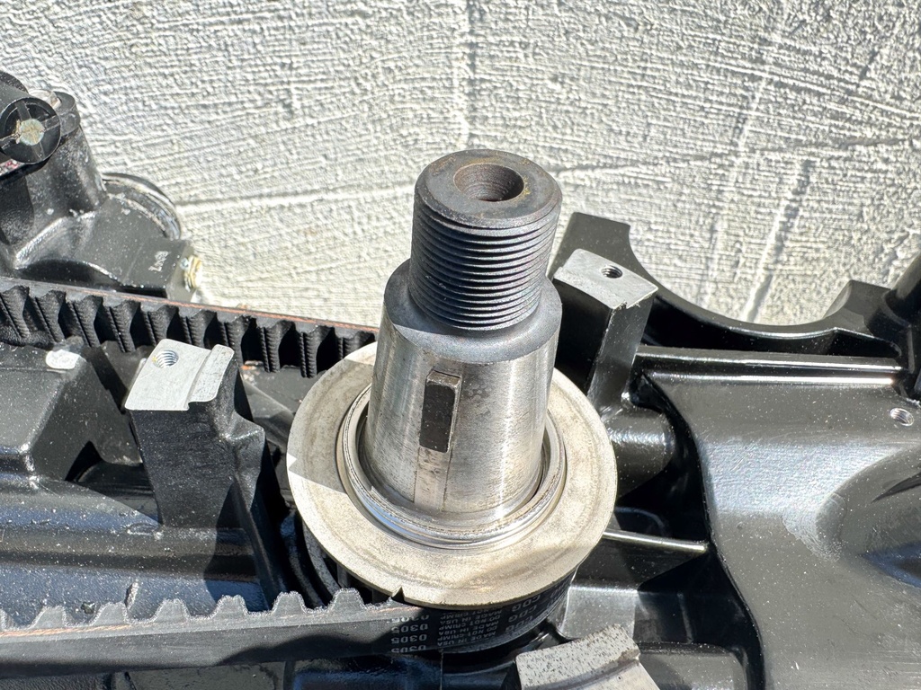 2005 Mercury 60 HP 4 Stroke Outboard Powerhead 878344T02 OEM