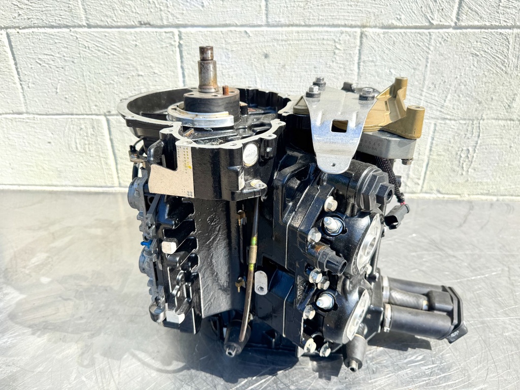 2005 Evinrude 115 HP 2 Stroke Outboard Powerhead  OEM