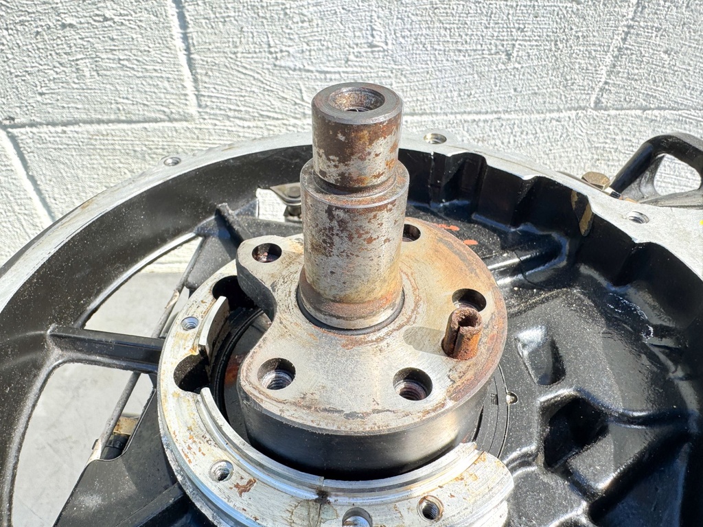 2005 Evinrude 115 HP 2 Stroke Outboard Powerhead  OEM