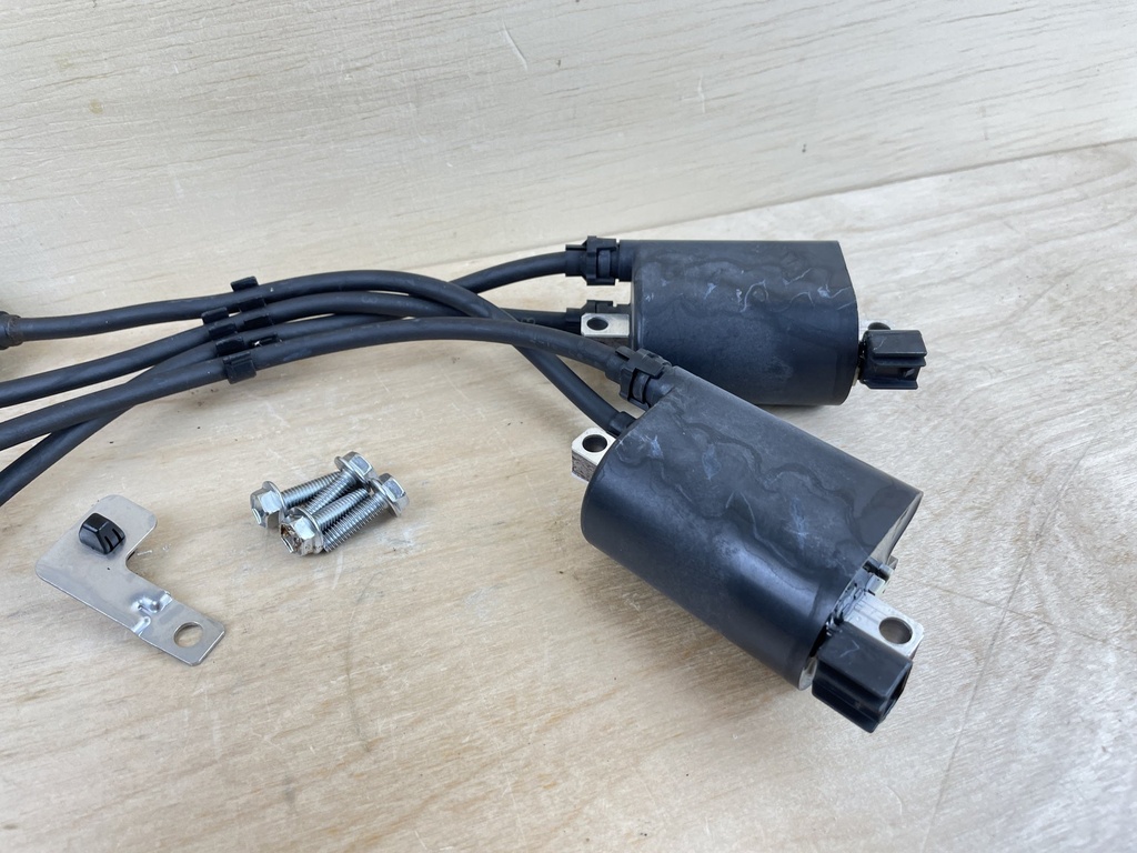 2005 Suzuki 90HP 4 Stroke Outboard Ignition Coil Set 33410-90J00