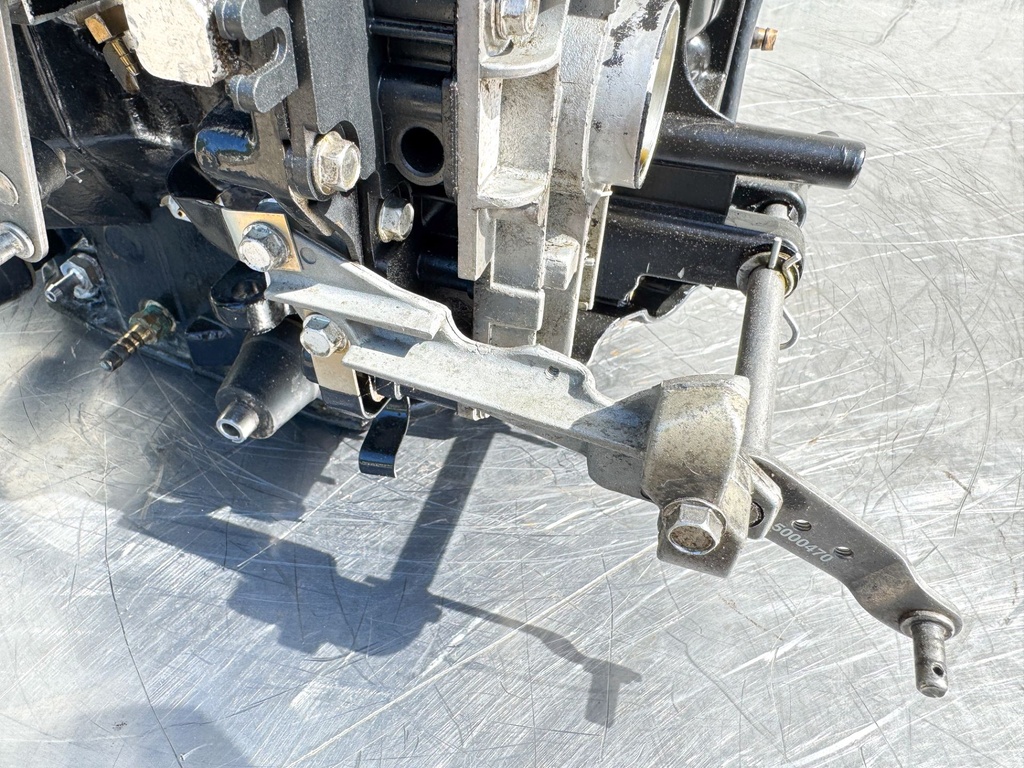 2005 Evinrude 115 HP 2 Stroke Outboard Powerhead  OEM