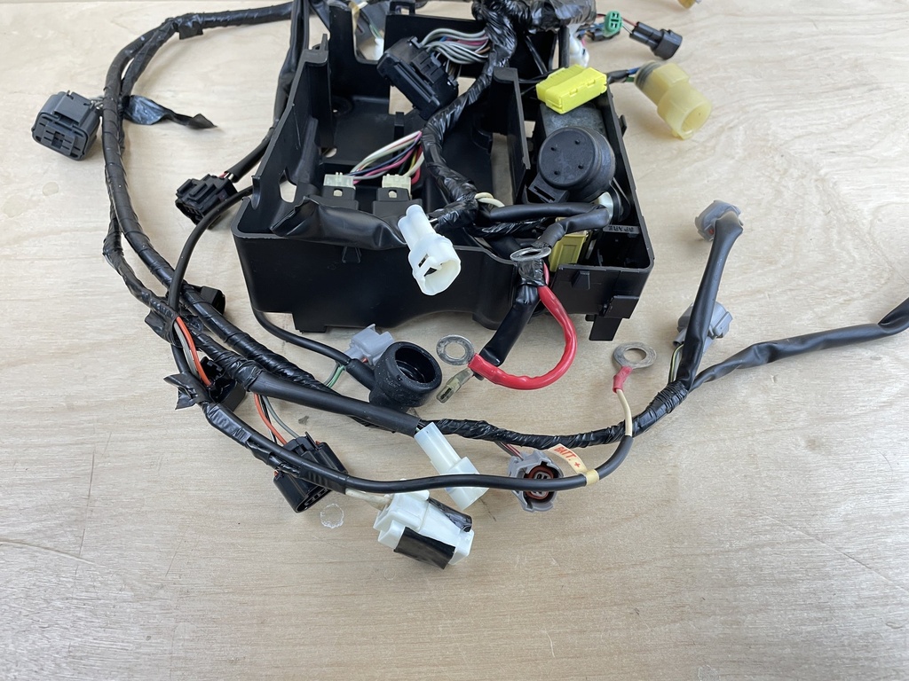 2005 Suzuki 90HP 4 Stroke Outboard Engine Wire Harness 36610-90J61