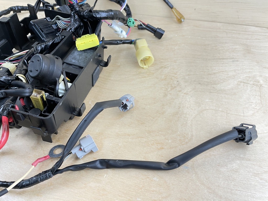 2005 Suzuki 90HP 4 Stroke Outboard Engine Wire Harness 36610-90J61