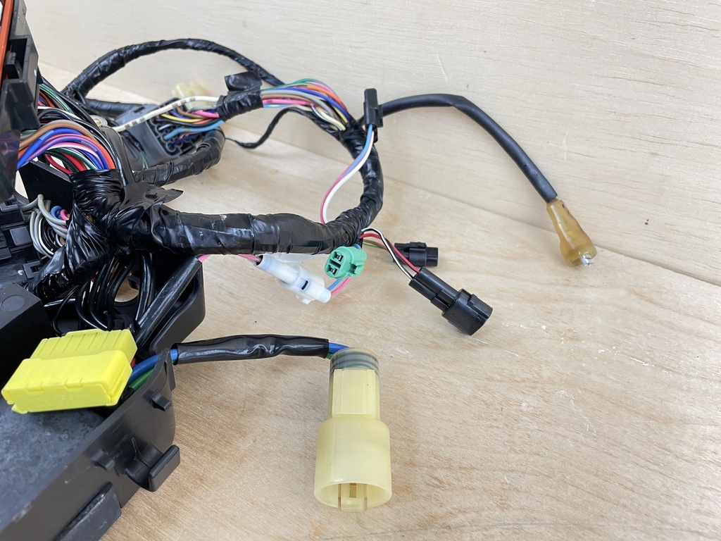 2005 Suzuki 90HP 4 Stroke Outboard Engine Wire Harness 36610-90J61