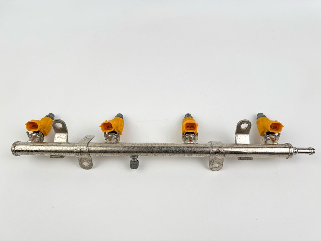 2004 Yamaha 150 HP 4 Stroke Outboard Fuel Injector Set W/ Rail 63P-13761-00-00 OEM