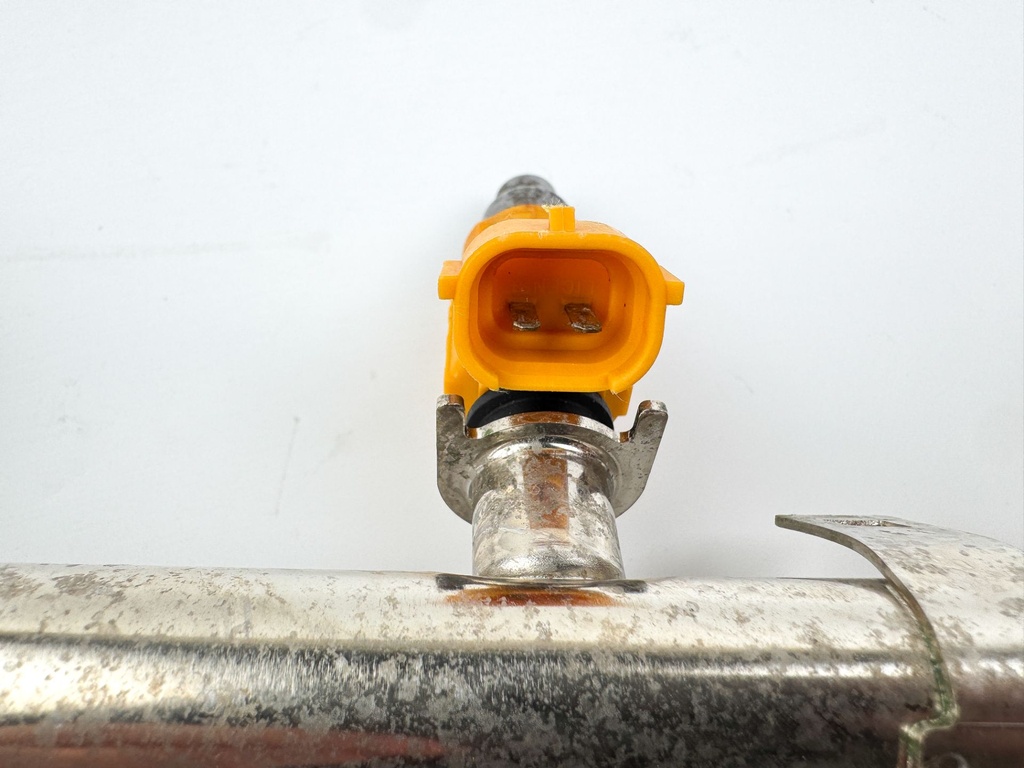 2004 Yamaha 150 HP 4 Stroke Outboard Fuel Injector Set W/ Rail 63P-13761-00-00 OEM