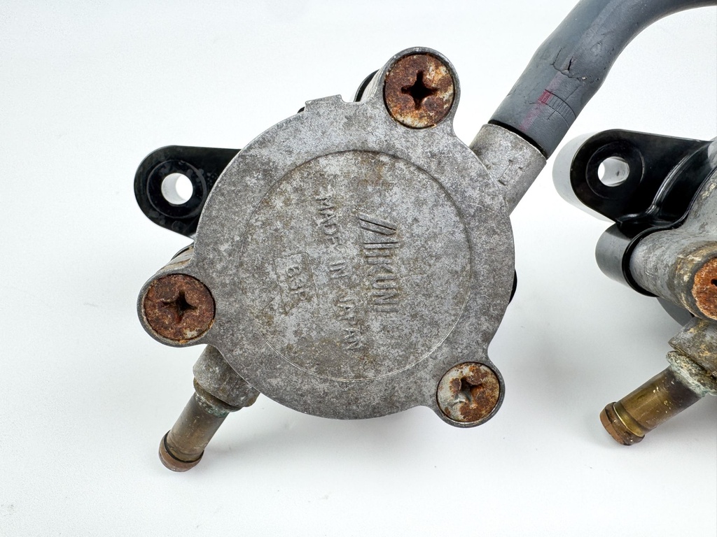 2004 Yamaha 150 HP 4 Stroke Outboard Fuel Pump Set 63P-24410-00-00 OEM