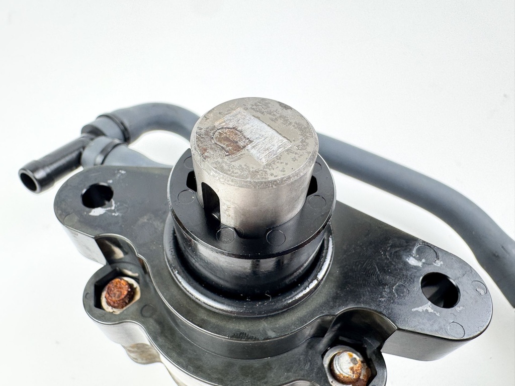 2004 Yamaha 150 HP 4 Stroke Outboard Fuel Pump Set 63P-24410-00-00 OEM