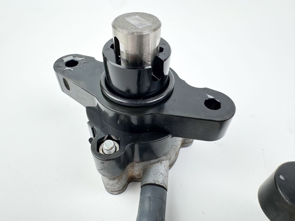 2004 Yamaha 150 HP 4 Stroke Outboard Fuel Pump Set 63P-24410-00-00 OEM