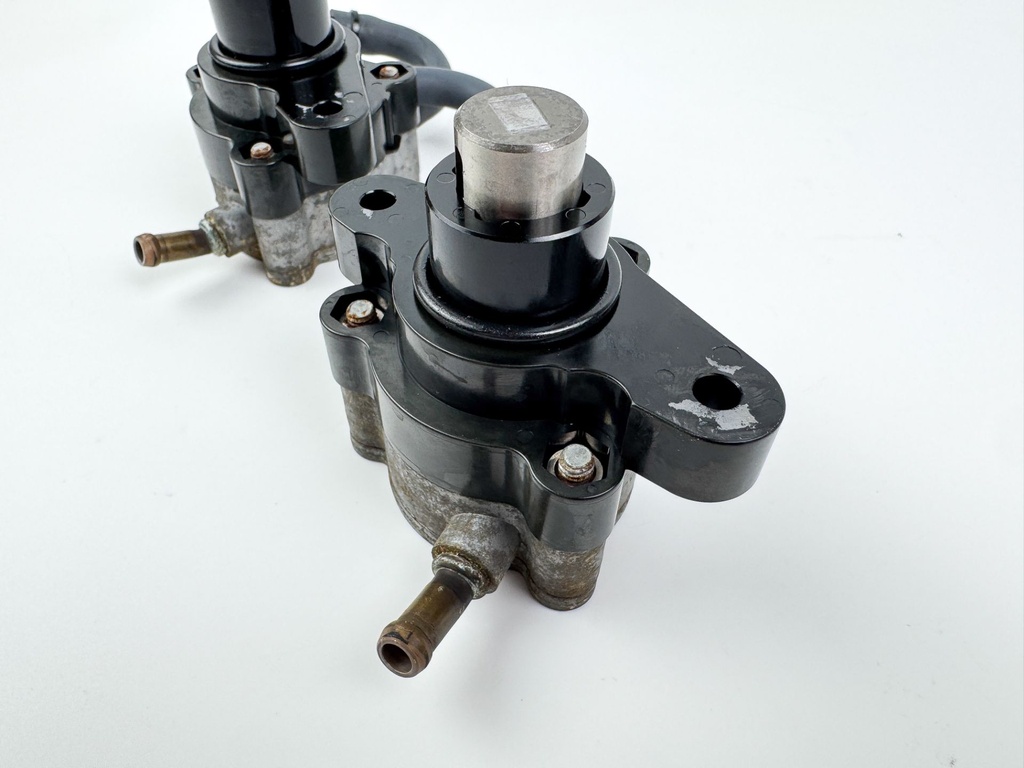 2004 Yamaha 150 HP 4 Stroke Outboard Fuel Pump Set 63P-24410-00-00 OEM