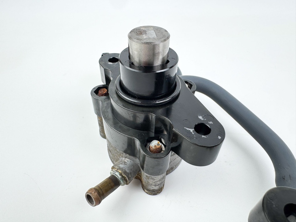 2004 Yamaha 150 HP 4 Stroke Outboard Fuel Pump Set 63P-24410-00-00 OEM