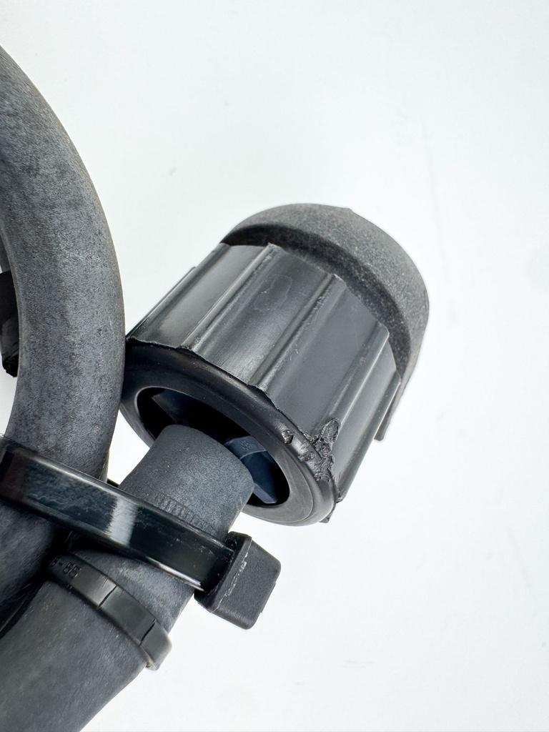 2004 Yamaha 150 HP 4 Stroke Outboard Fresh Water Flush Port 63P-42541-00-00 OEM