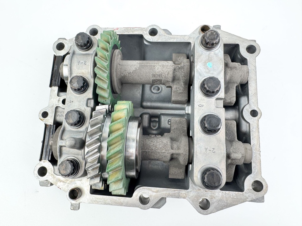 2004 Yamaha 150 HP 4 Stroke Outboard Balancer Assembly 63P-11500-00-00 OEM