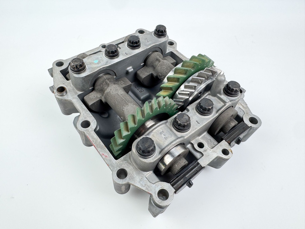 2004 Yamaha 150 HP 4 Stroke Outboard Balancer Assembly 63P-11500-00-00 OEM