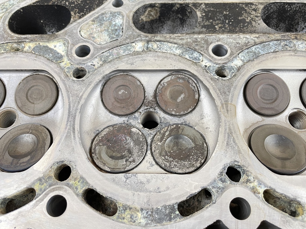 2005 Suzuki 90HP 4 Stroke Outboard Cylinder Head 11100-90J11 - Parts