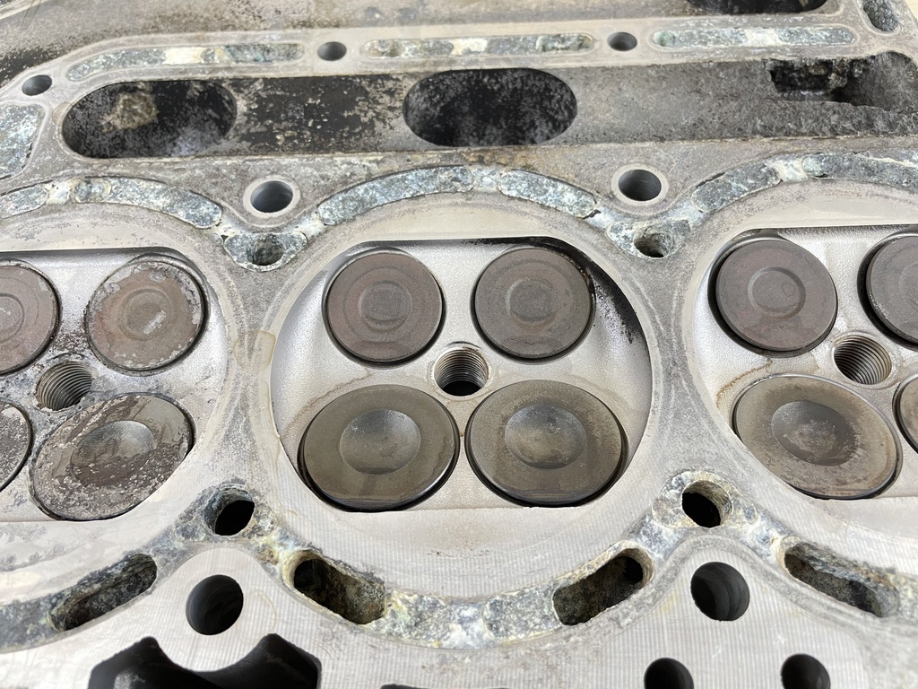 2005 Suzuki 90HP 4 Stroke Outboard Cylinder Head 11100-90J11 - Parts