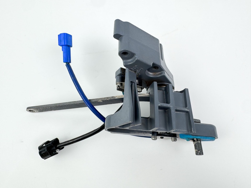 2004 Yamaha 150 HP 4 Stroke Outboard Shift Switch & Bracket 60V-8259F-01-00 OEM