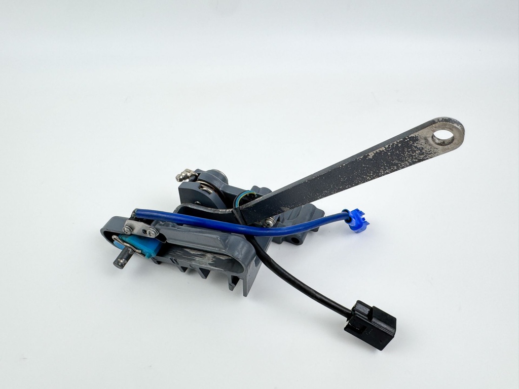 2004 Yamaha 150 HP 4 Stroke Outboard Shift Switch & Bracket 60V-8259F-01-00 OEM