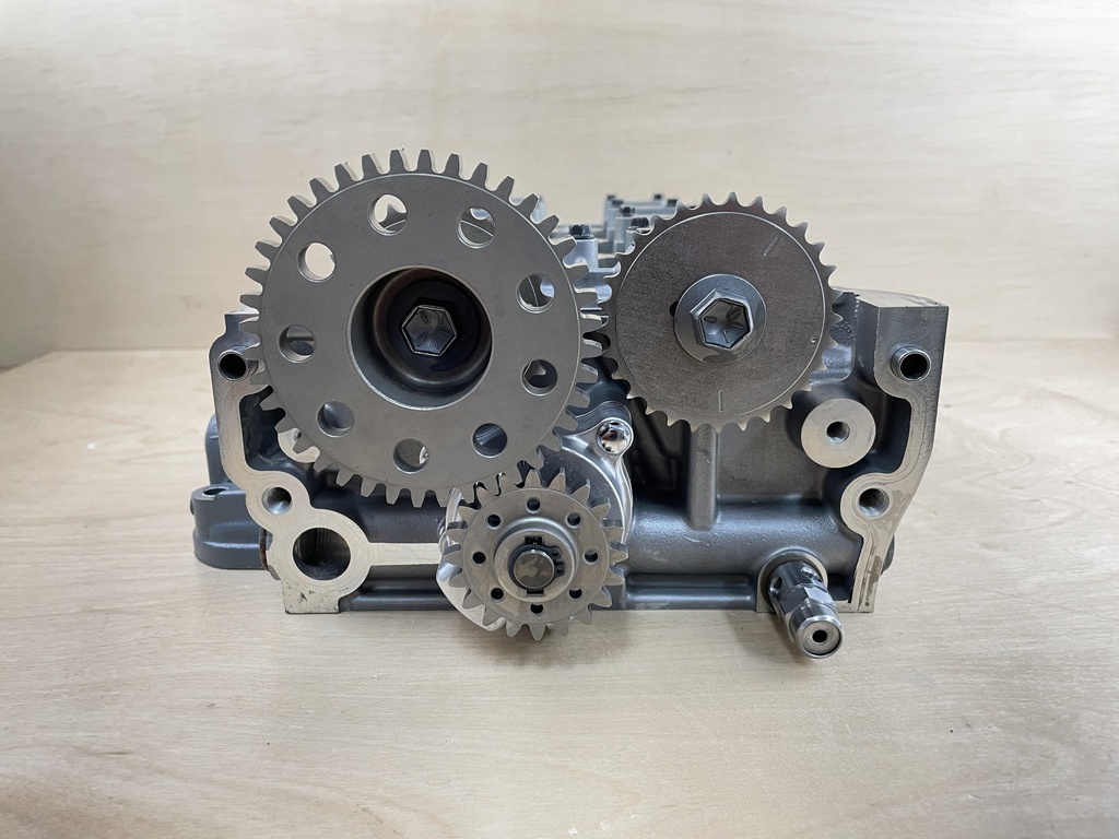 2005 Suzuki 90HP 4 Stroke Outboard Cylinder Head 11100-90J11 - Parts