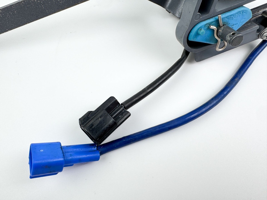 2004 Yamaha 150 HP 4 Stroke Outboard Shift Switch & Bracket 60V-8259F-01-00 OEM