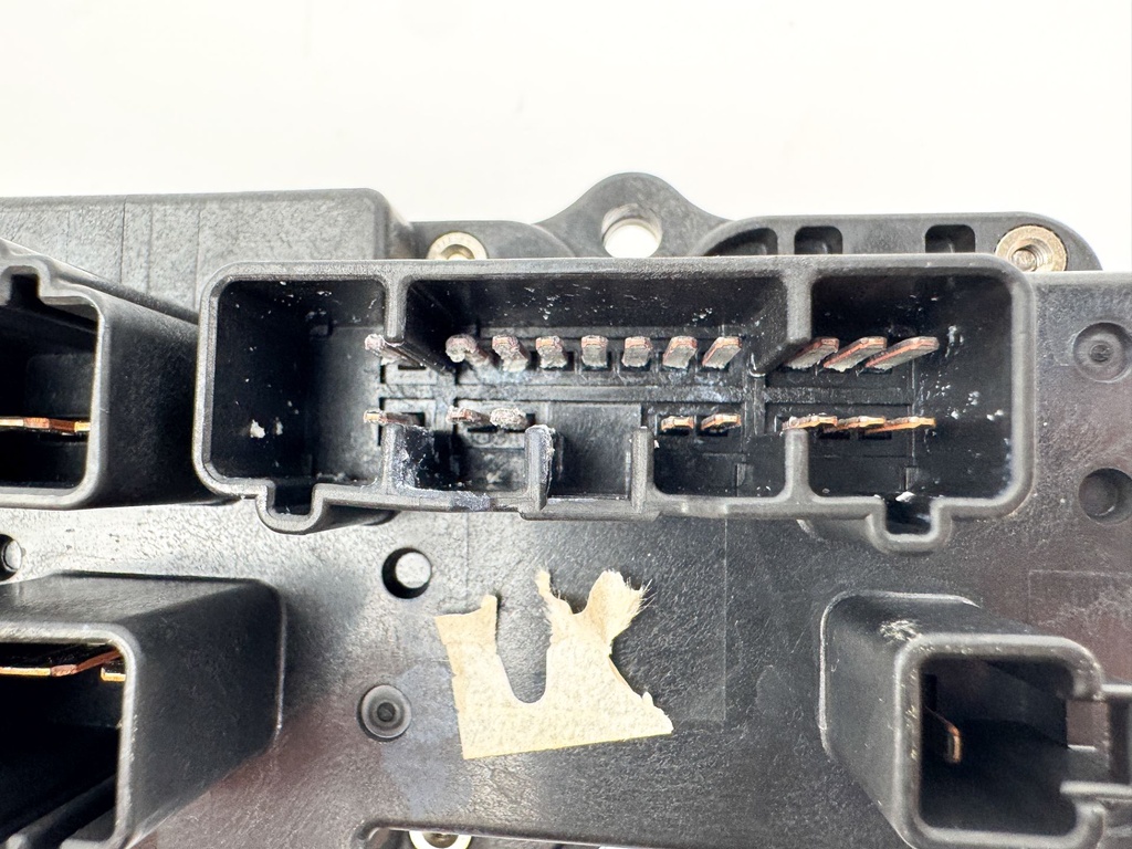 04-14 Yamaha 150HP 4 Stroke Outboard Fuse Box Assembly 63P-82170-00-00