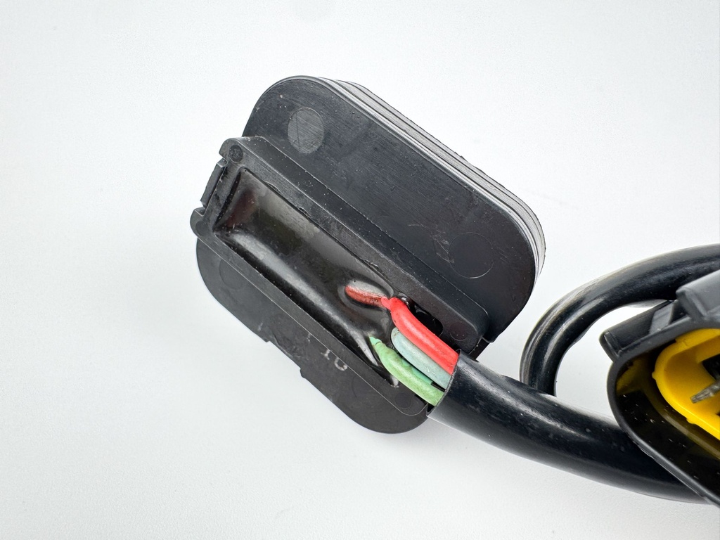 2004 Yamaha 150 HP 4 Stroke Outboard Trim Switch 69J-82563-00-00 OEM