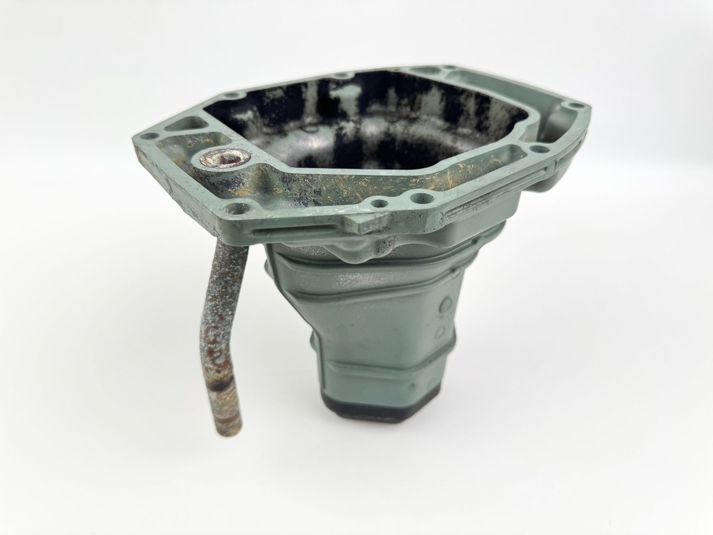 2004 Yamaha 150 HP 4 Stroke Outboard Exhaust Muffler 63P-14711-00-5B OEM