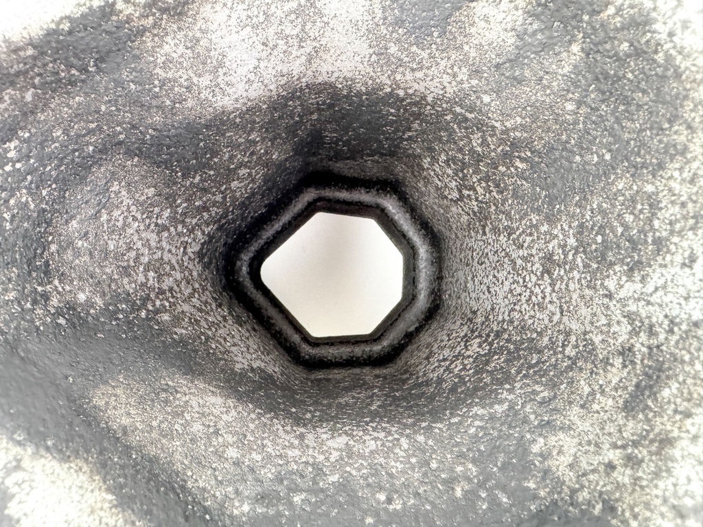 2004 Yamaha 150 HP 4 Stroke Outboard Exhaust Muffler 63P-14711-00-5B OEM