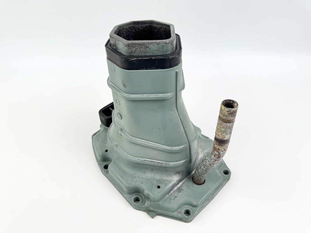 2004 Yamaha 150 HP 4 Stroke Outboard Exhaust Muffler 63P-14711-00-5B OEM