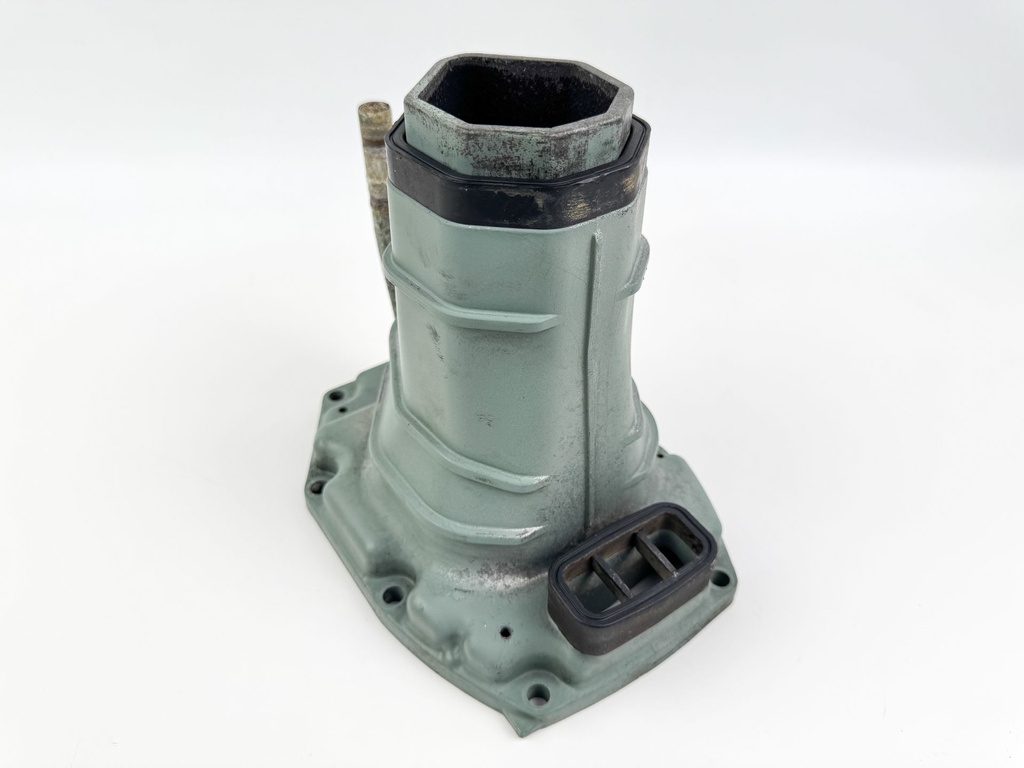 2004 Yamaha 150 HP 4 Stroke Outboard Exhaust Muffler 63P-14711-00-5B OEM