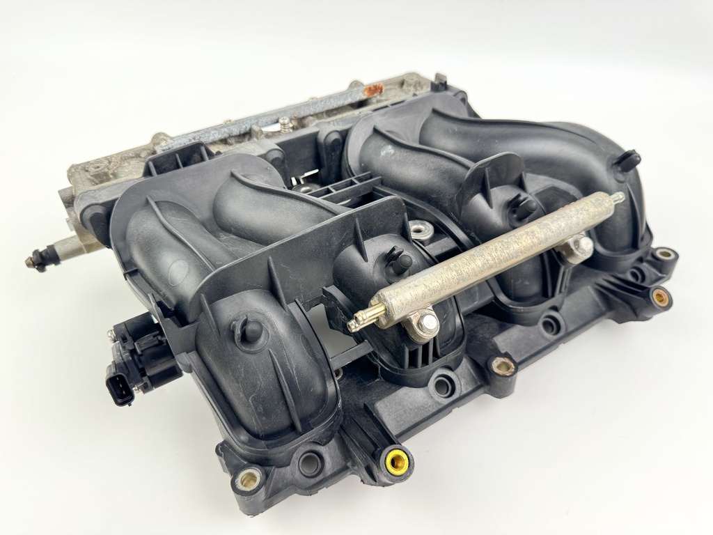 2004 Yamaha 150 HP 4 Stroke Outboard Intake Manifold & Throttle Body 63P-14440-00-00 OEM