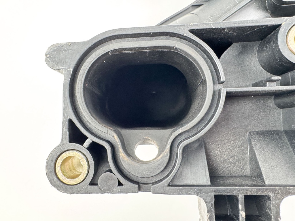 2004 Yamaha 150 HP 4 Stroke Outboard Intake Manifold & Throttle Body 63P-14440-00-00 OEM