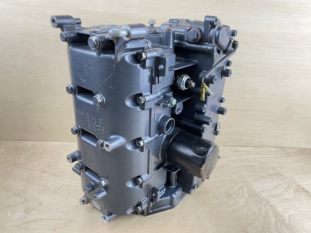 1999 Yamaha 50HP 4 Stroke Outboard Crankcase Assembly 62Y-W009B-04-4D