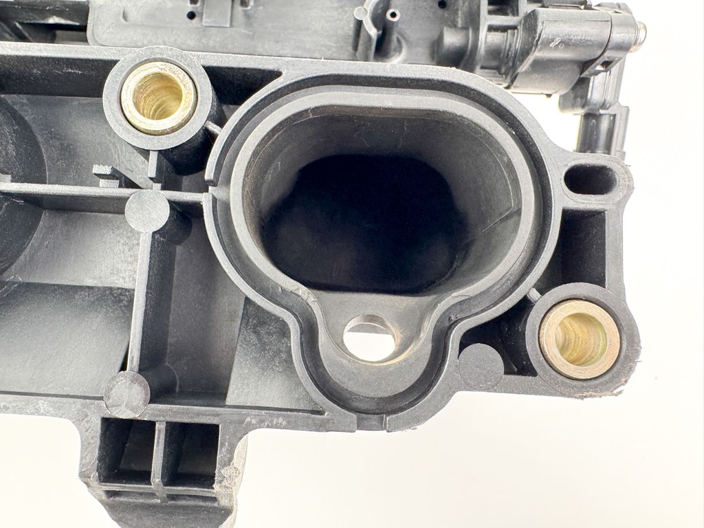 2004 Yamaha 150 HP 4 Stroke Outboard Intake Manifold & Throttle Body 63P-14440-00-00 OEM