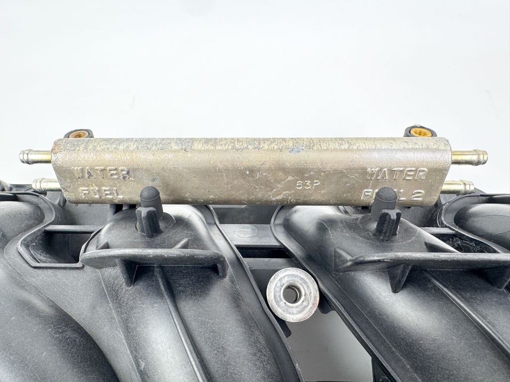 2004 Yamaha 150 HP 4 Stroke Outboard Intake Manifold & Throttle Body 63P-14440-00-00 OEM