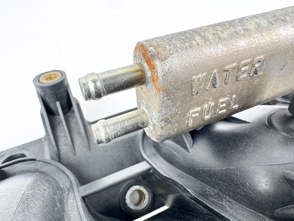 2004 Yamaha 150 HP 4 Stroke Outboard Intake Manifold & Throttle Body 63P-14440-00-00 OEM