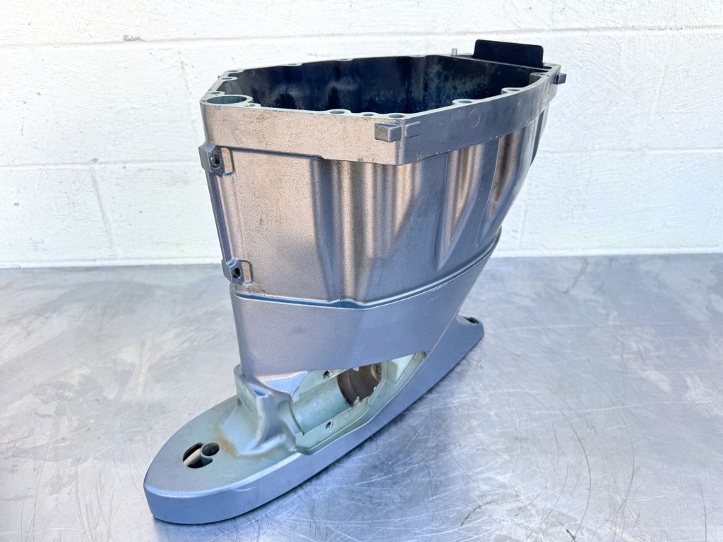 2004 Yamaha 150 HP 4 Stroke Outboard Upper Casing Midsection 63P-45111-00-8D OEM