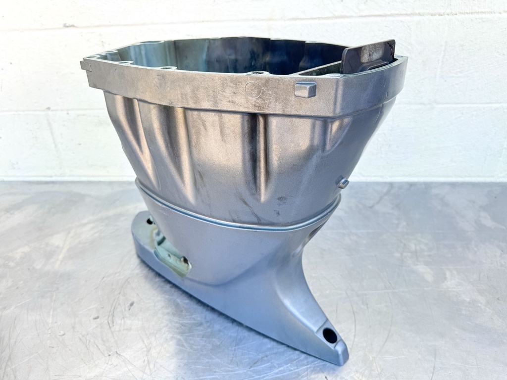 2004 Yamaha 150 HP 4 Stroke Outboard Upper Casing Midsection 63P-45111-00-8D OEM