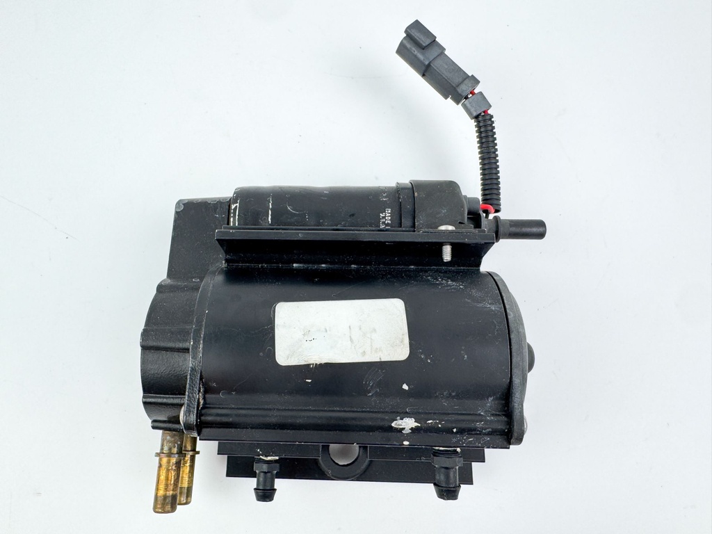 2005 Evinrude 115 HP 2 Stroke Outboard Vapor Separator Tank VST 5004428 Repair