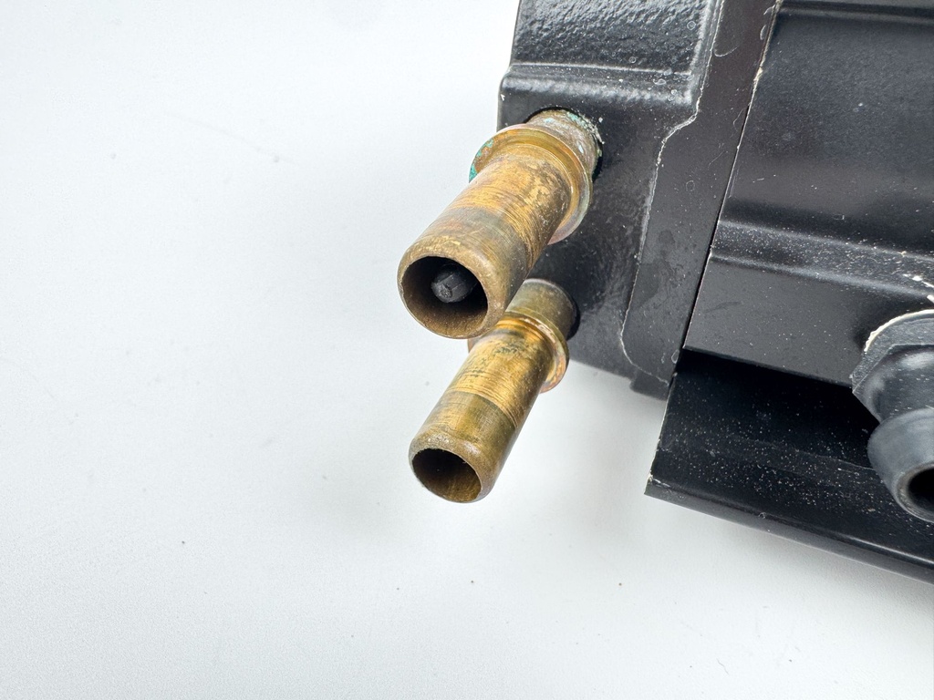 2005 Evinrude 115 HP 2 Stroke Outboard Vapor Separator Tank VST 5004428 Repair