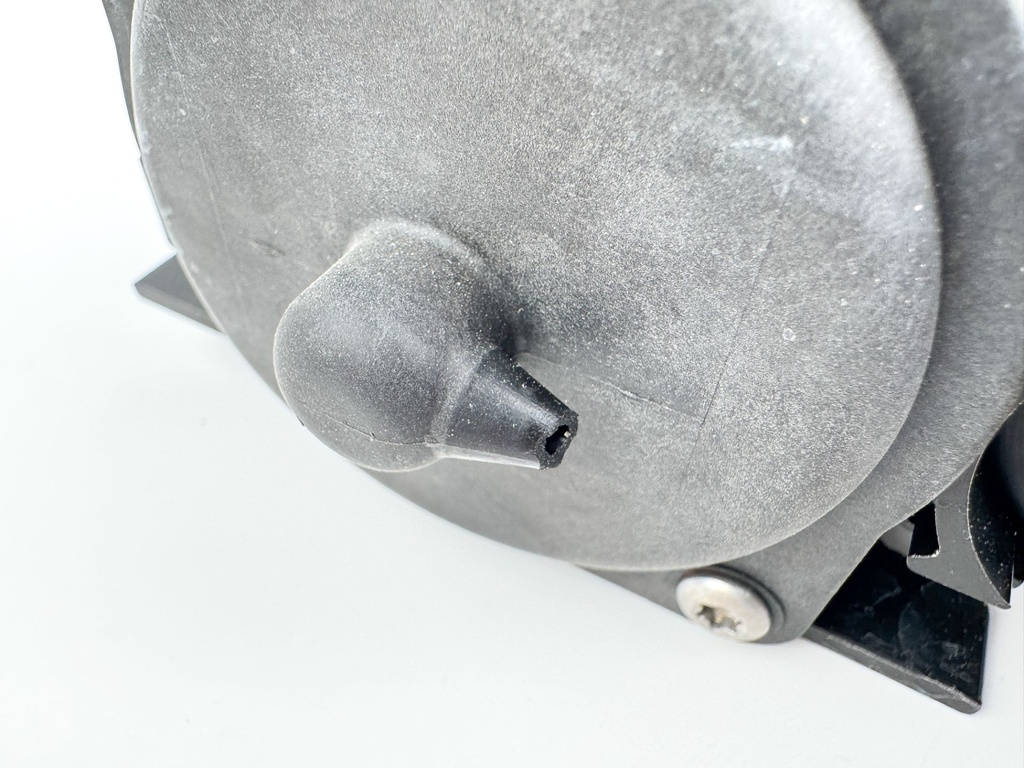 2005 Evinrude 115 HP 2 Stroke Outboard Vapor Separator Tank VST 5004428 Repair