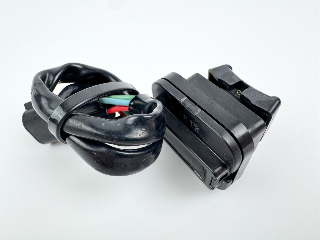 2010 Yamaha 250 HP 4 Stroke Outboard Trim Switch 69J-82563-00-00 OEM