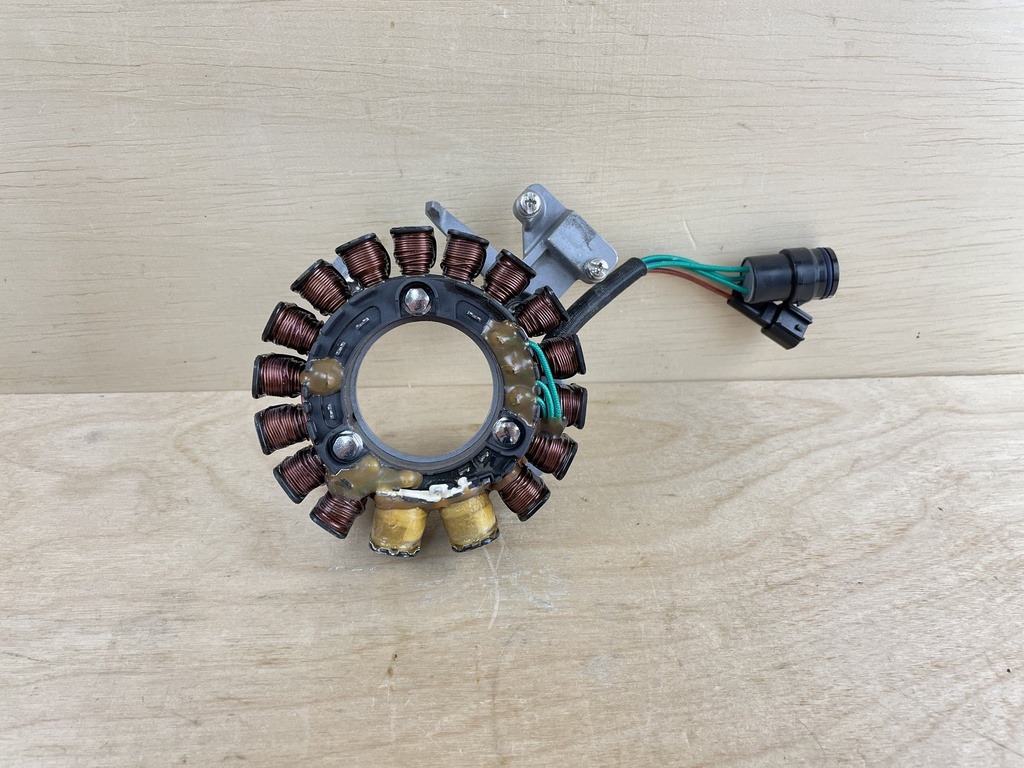 1999 Yamaha 50HP 4 Stroke Outboard Stator Assembly With Base 62Y-85510-00-00