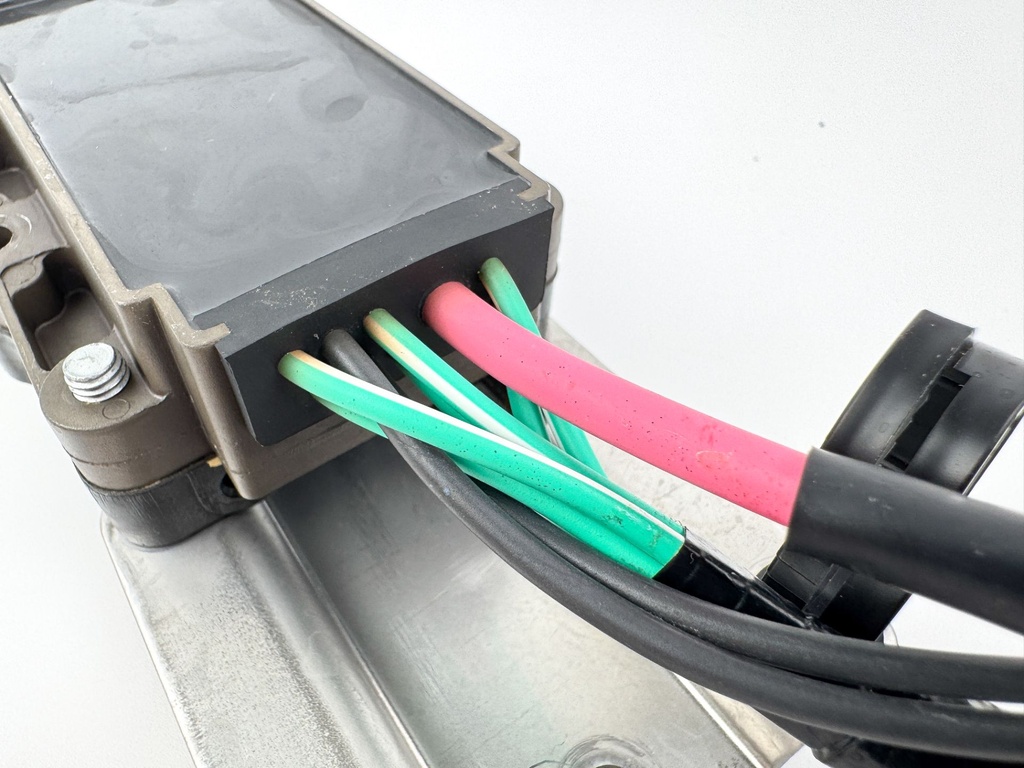 2010 Yamaha 250 HP 4 Stroke Outboard Rectifier & Regulator 6CB-81960-00-00 OEM