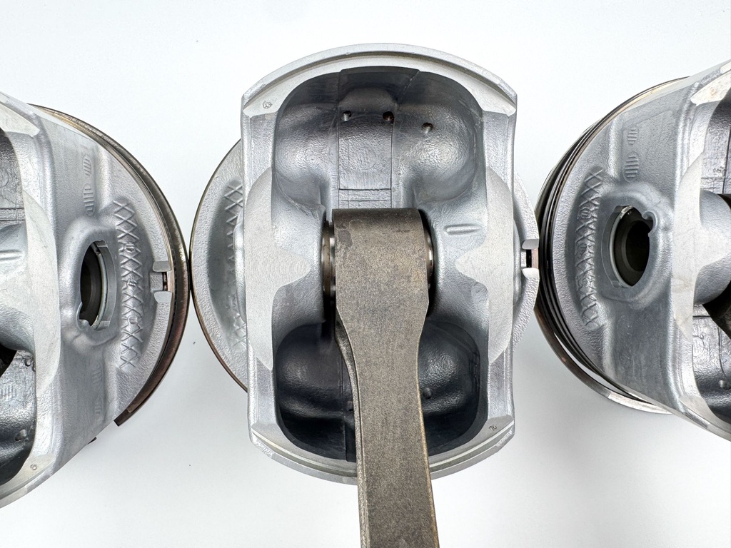 2010 Yamaha 250HP 4 Stroke Outboard Piston W/ Connecting Rod Set VMAX