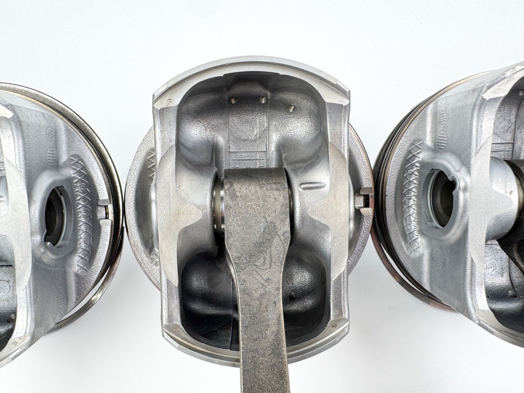 2010 Yamaha 250HP 4 Stroke Outboard Piston W/ Connecting Rod Set VMAX