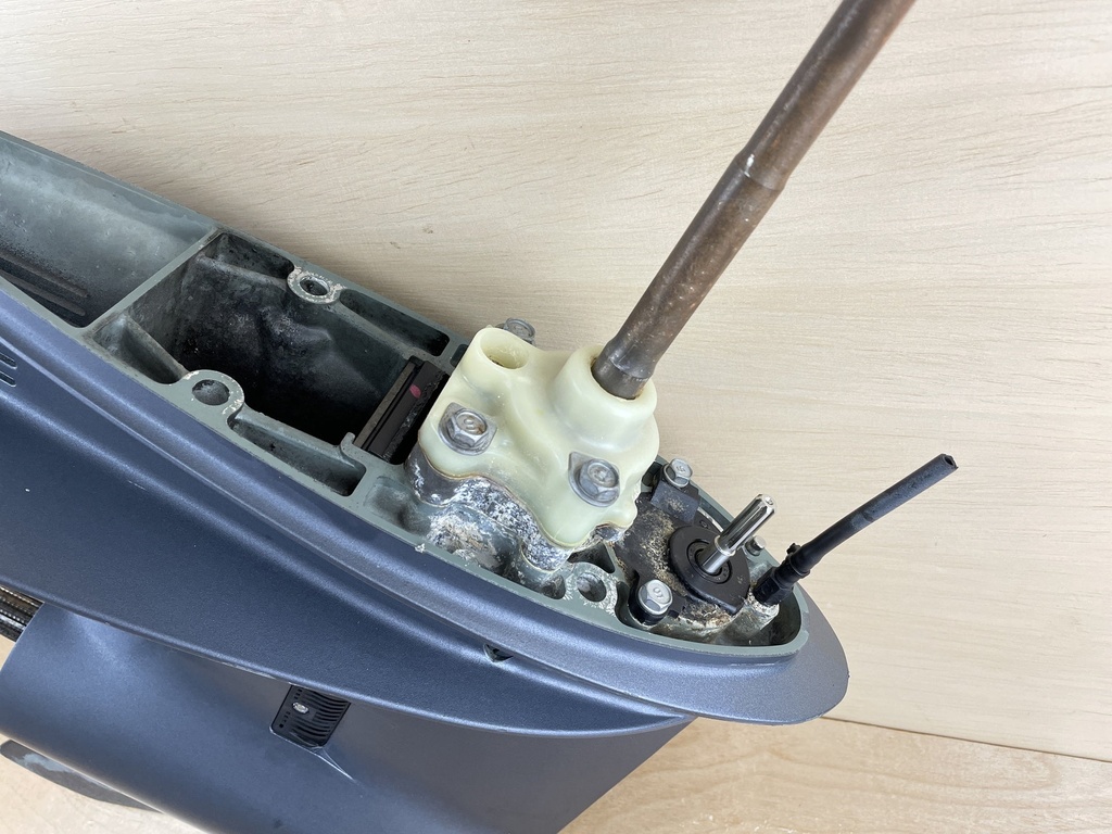 1999 Yamaha T50 50HP 4 Stroke Outboard 20" Lower Unit Gear Case - New Seals